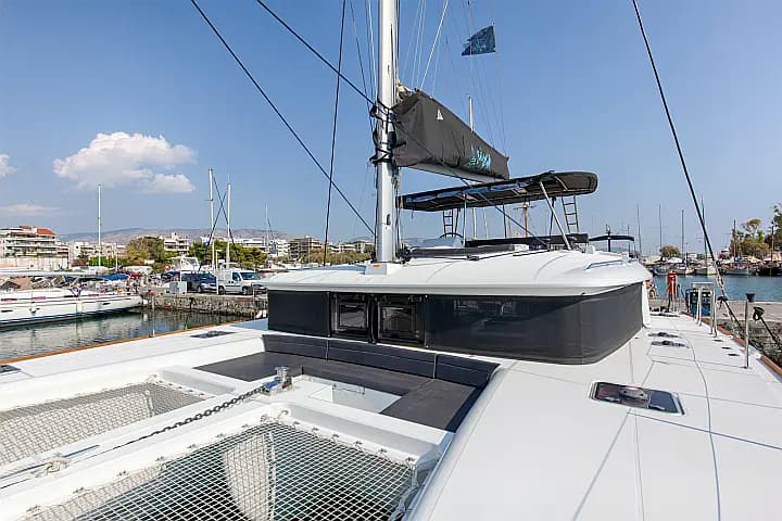 Lagoon 450 Fly in Athens / Alimos Marina - Photo 3