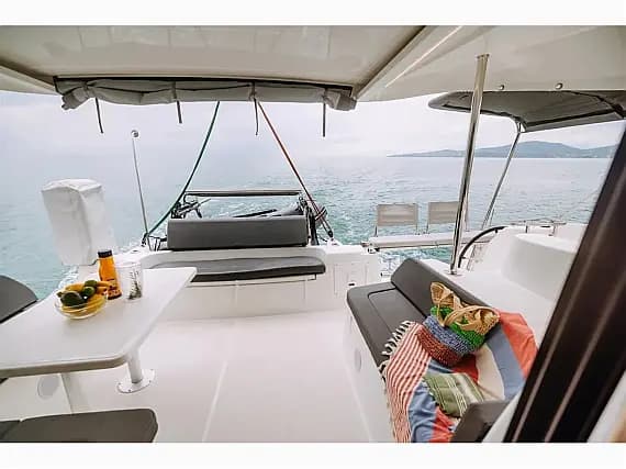 תוכנית הסיפון של Excess 11 in Lefkada / Nikiana Marina