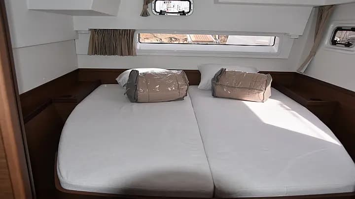 Lagoon 42 in Skiathos - Photo 3