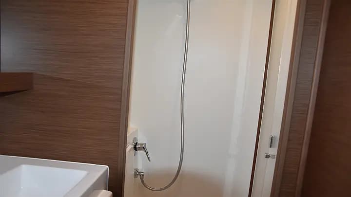 Lagoon 42 in Skiathos - Photo 5