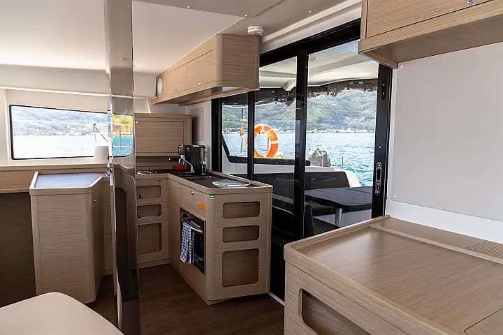 Lagoon 42 in Eden Island / Mahe, Victoria / Eden Island Marina - Photo 5