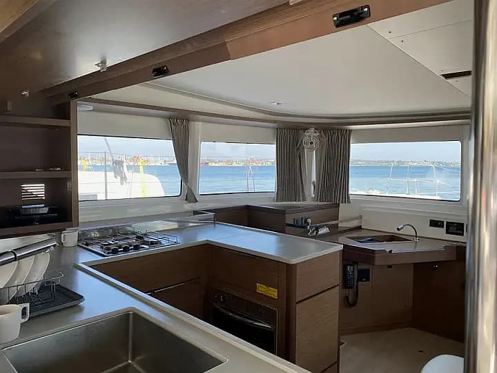 Lagoon 46 in Preveza Main Port - Photo 4