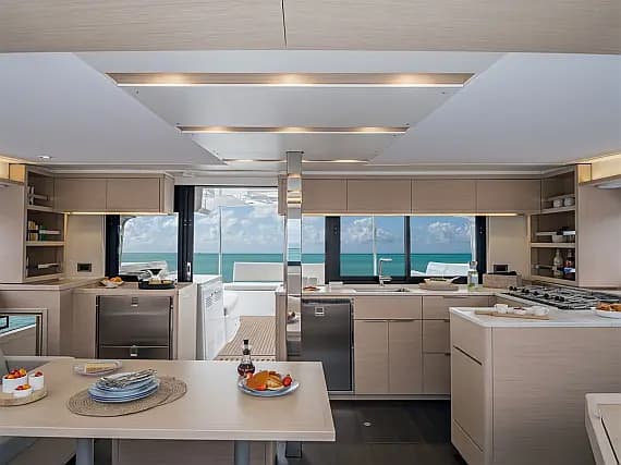 Lagoon 46 in Trogir / SCT Marina Trogir - Photo 3