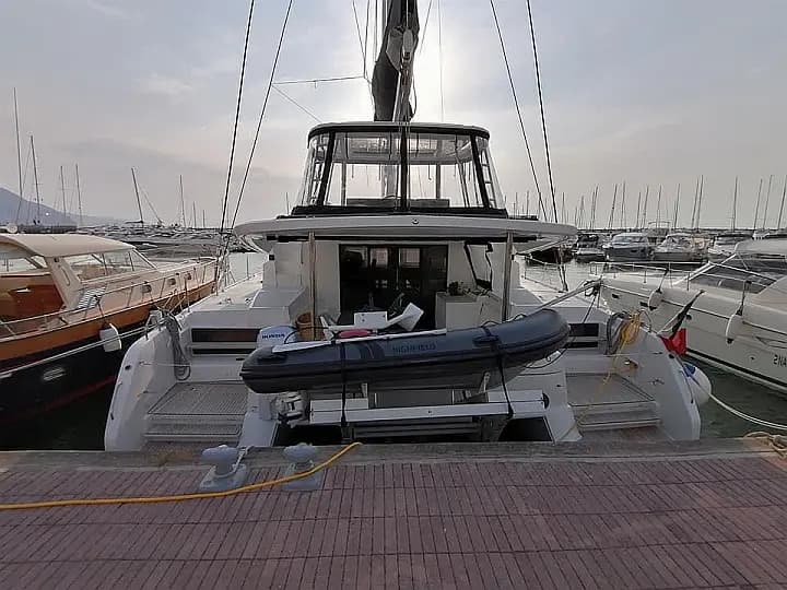 Lagoon 50 in Castellammare di Stabia / Marina di Stabia - Photo 3