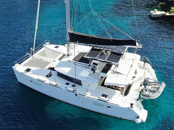 Lagoon 450 Fly in Ibiza / Sant Antoni de Portmany Port - Photo 1