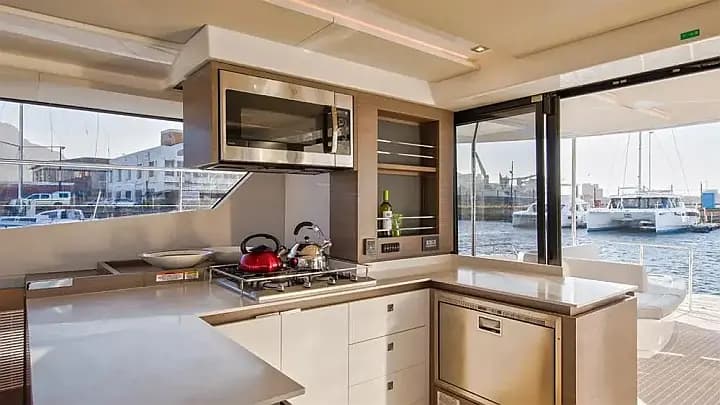 Leopard 53 PC in Eden Island / Mahe, Victoria / Eden Island Marina - Photo 5