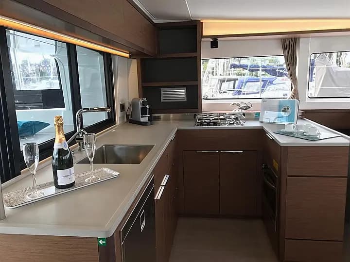 Lagoon 46 in Trogir / ACI Marina Trogir - Photo 5