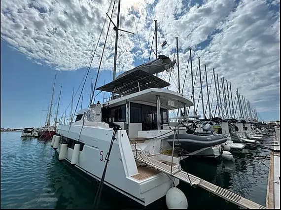 Bali 5.4 in Eden Island / Mahe, Victoria / Eden Island Marina - Photo 1