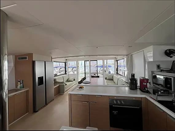 Bali 5.4 in Eden Island / Mahe, Victoria / Eden Island Marina - Photo 2