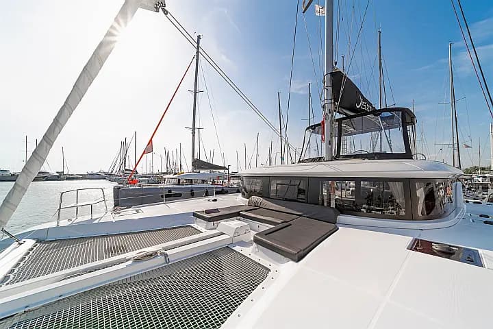 Lagoon 46 in Athens / Alimos Marina - Photo 5