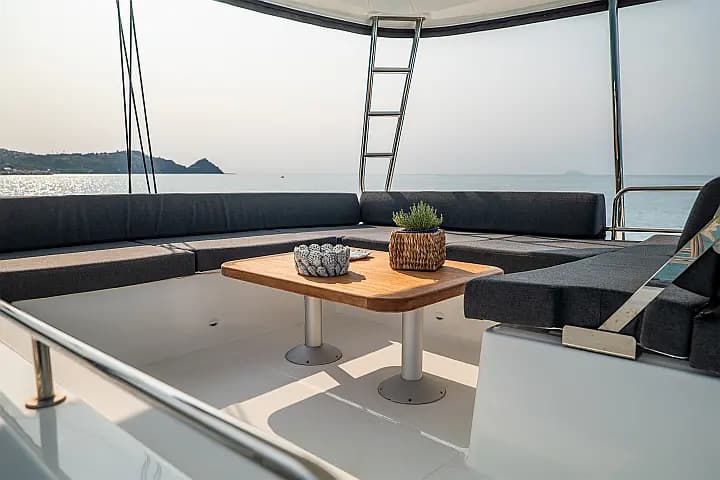 Lagoon 51 in Salerno / Marina d'Arechi - Photo 3