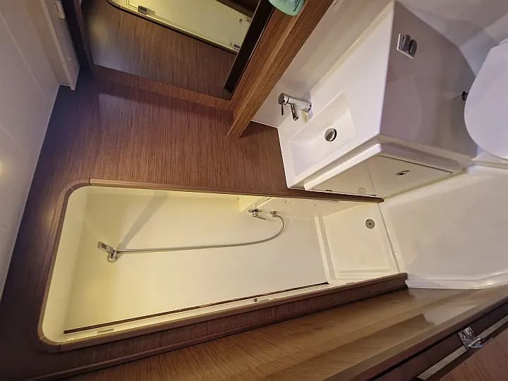 Lagoon 42 in Elba / Portoferraio - Photo 4