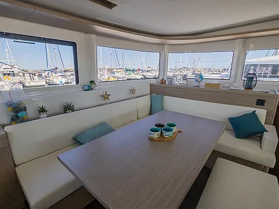 Lagoon 46 in Eden Island / Mahe, Victoria / Eden Island Marina - Photo 2