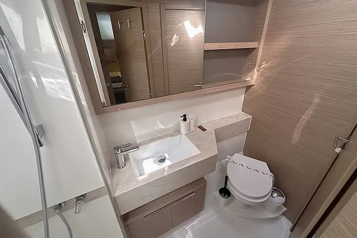 Lagoon 51 in Mallorca / Can Pastilla / Club Maritimo San Antonio De La Playa - Photo 3