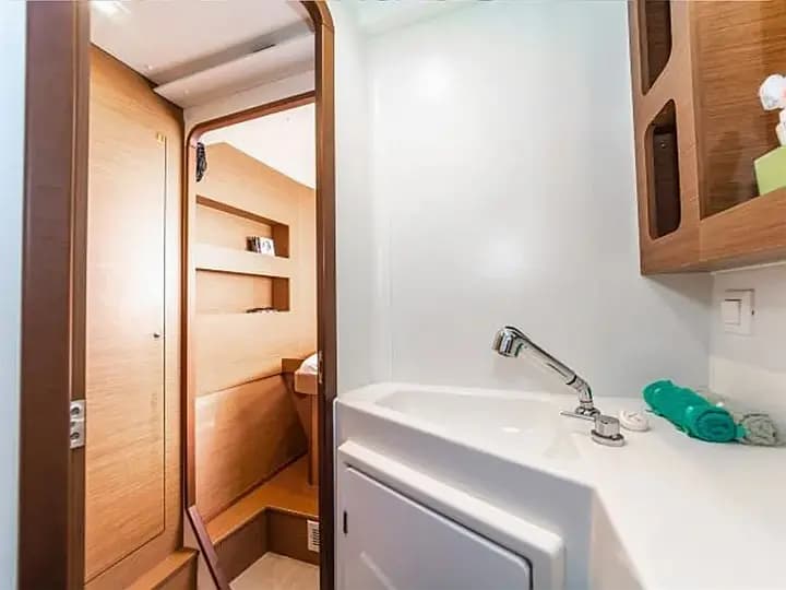 Lagoon 42 in Lavrion / Olympic Marina - Photo 4