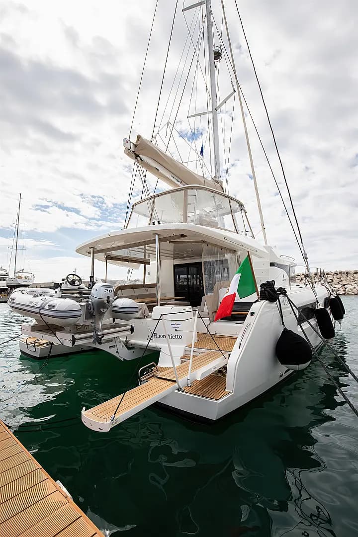 Lagoon 50 in Salerno / Marina d'Arechi - Photo 5