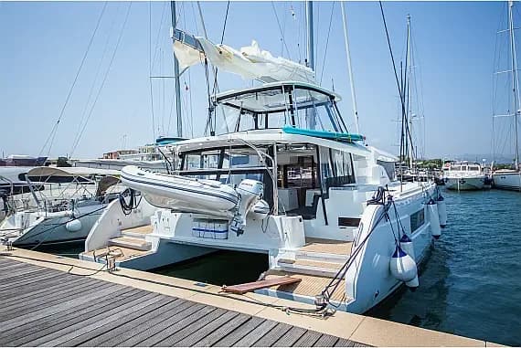 Lagoon 46 in Eden Island / Mahe, Victoria / Eden Island Marina - Photo 1