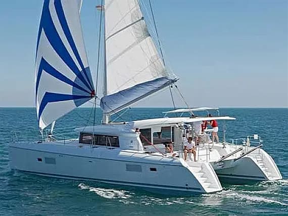 Lagoon 421 in Lefkada / Port of Lefkas - Photo 1