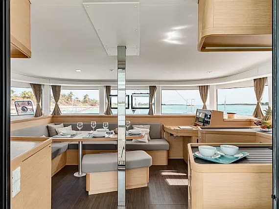 Lagoon 42 in Kaštel Gomilica / Marina Kaštela - Photo 3