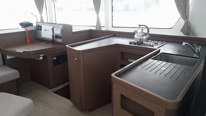 Lagoon 42 in Martinique / Le Marin - Photo 4