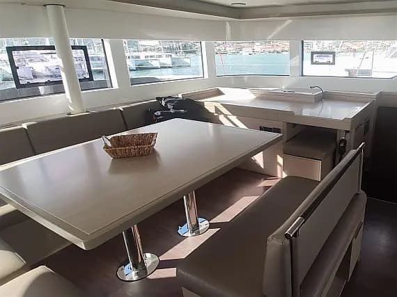 Lagoon 51 in Kaštel Gomilica / Marina Kaštela - Photo 3