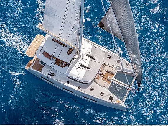 Lagoon 55 in Nea Peramos - Attica / Nea Peramos - Photo 1