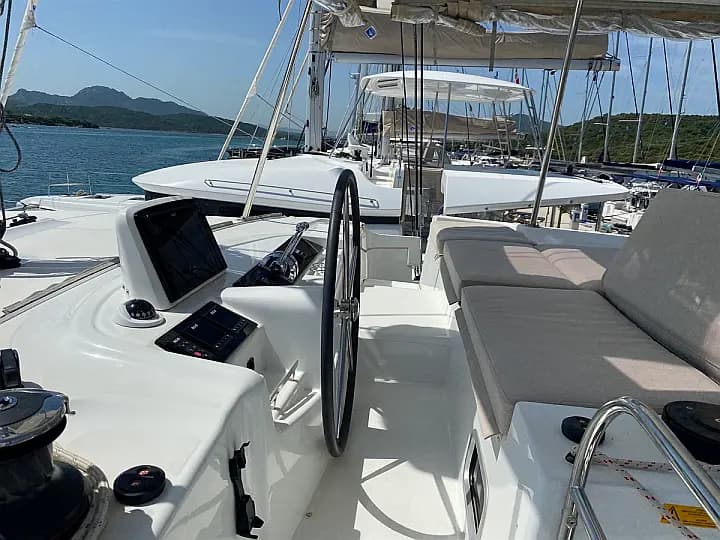 Lagoon 46 in Salerno / Marina d'Arechi - Photo 4