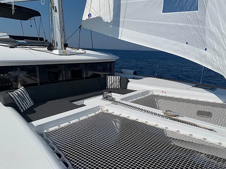 Lagoon 450 in Sardinia / Portisco / Cala dei Sardi - Photo 5