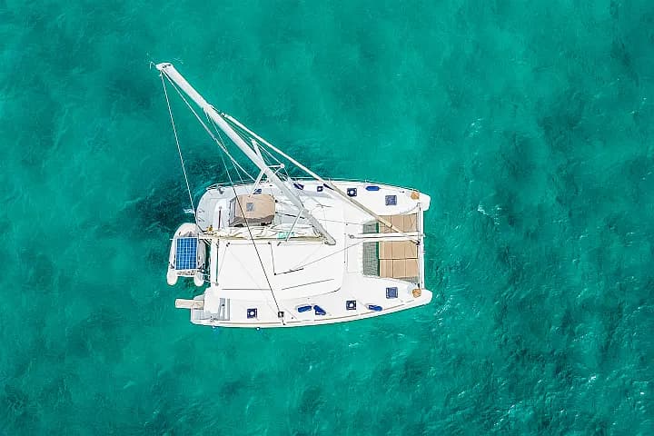 Lagoon 400 S2 in Athens / Alimos Marina - Photo 5