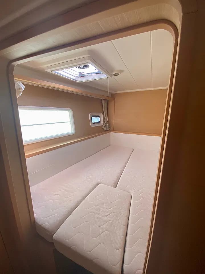 Lagoon 400 S2 in Hyeres - Photo 4