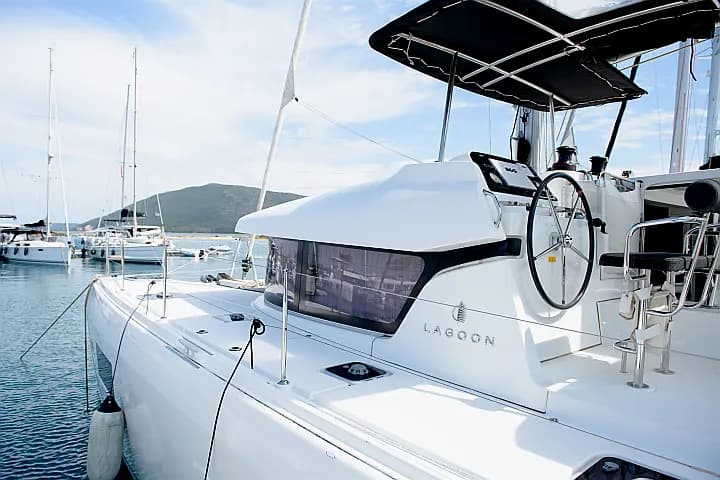 Lagoon 42 in Lefkada / Port of Lefkas - Photo 5