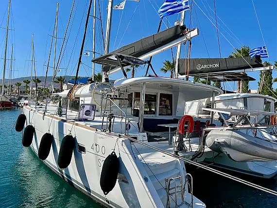 Lagoon 400 S2 in Mykonos / Tourlos Marina - Photo 1
