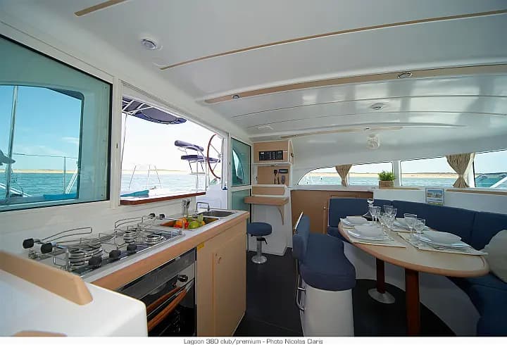 Lagoon 380 in Sardinia / Portisco / Cala dei Sardi - Photo 5