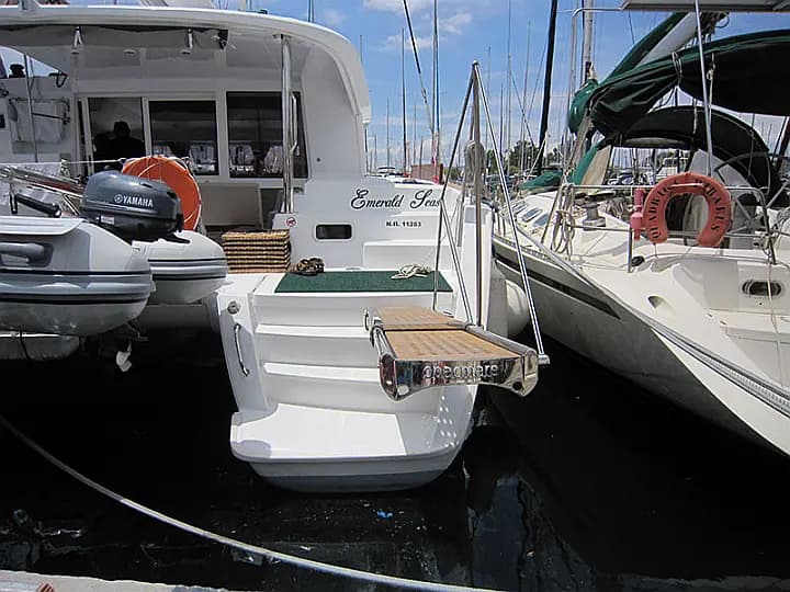Lagoon 400 S2 in Lavrion Main Port - Photo 3