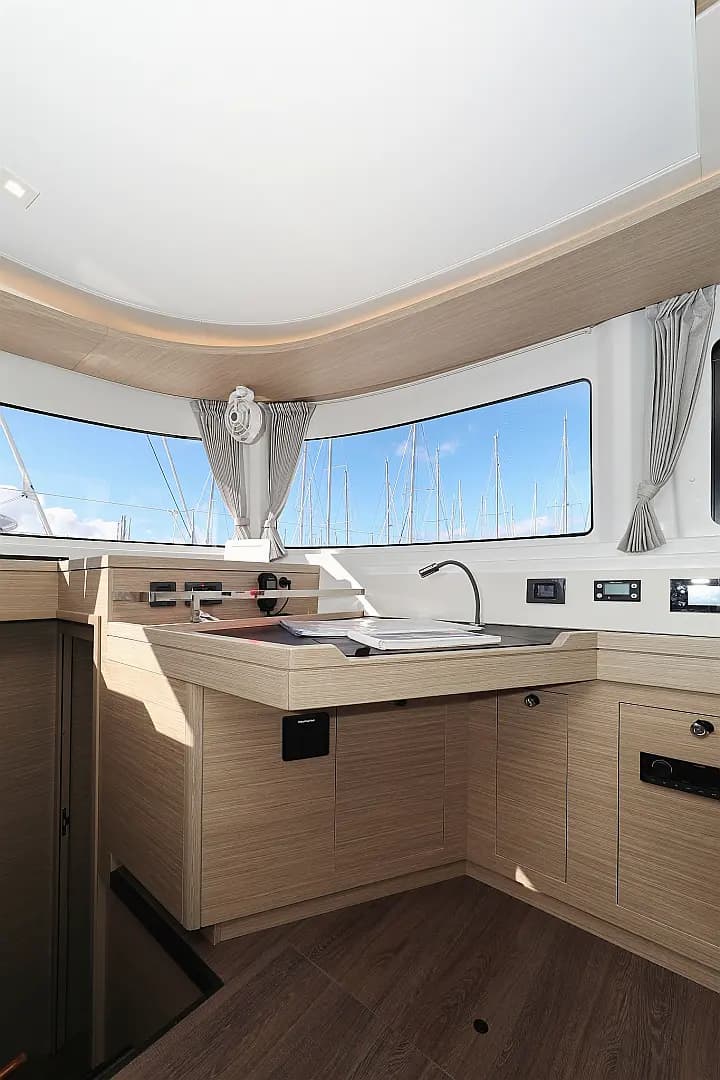 Lagoon 46 in Sukošan / D-Marin Dalmacija Marina - Photo 4