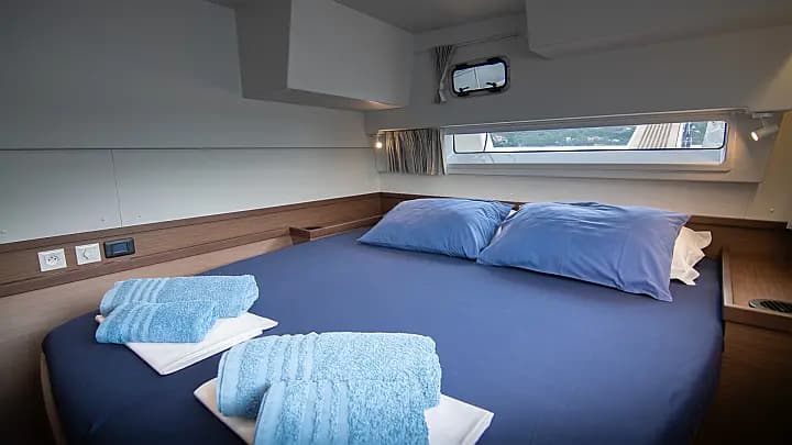 Lagoon 42 in Skiathos - Photo 4