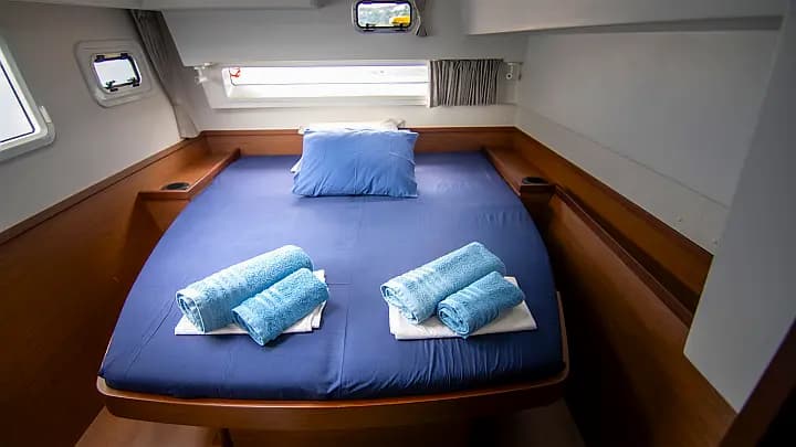 Lagoon 42 in Skiathos - Photo 5