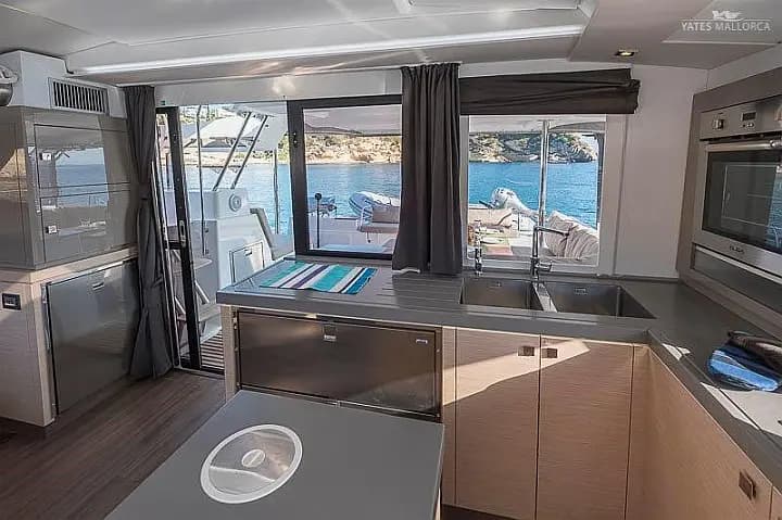 Saona 47 in Mallorca / Palma de Mallorca / La Lonja Marina Charter - Photo 4