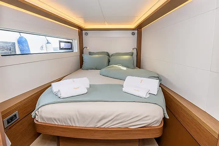 Lagoon 46 in Paros port - Photo 4