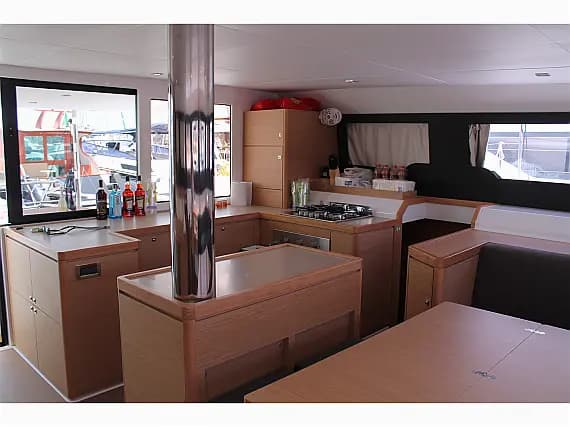 Dufour Catamaran 48 in Sicily / Marsala Marina - Photo 2