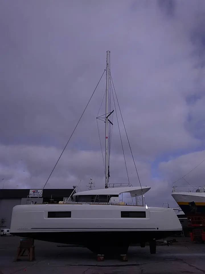 Lagoon 40 in Eden Island / Mahe, Victoria / Eden Island Marina - Photo 4