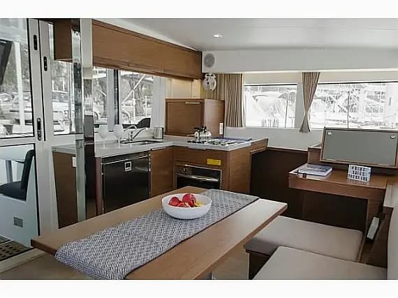 Lagoon 40 in Preveza Main Port - Photo 2