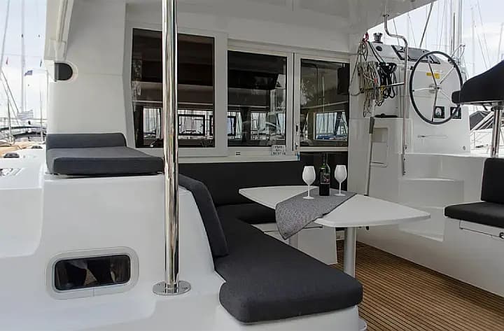 Lagoon 40 in Preveza Main Port - Photo 4