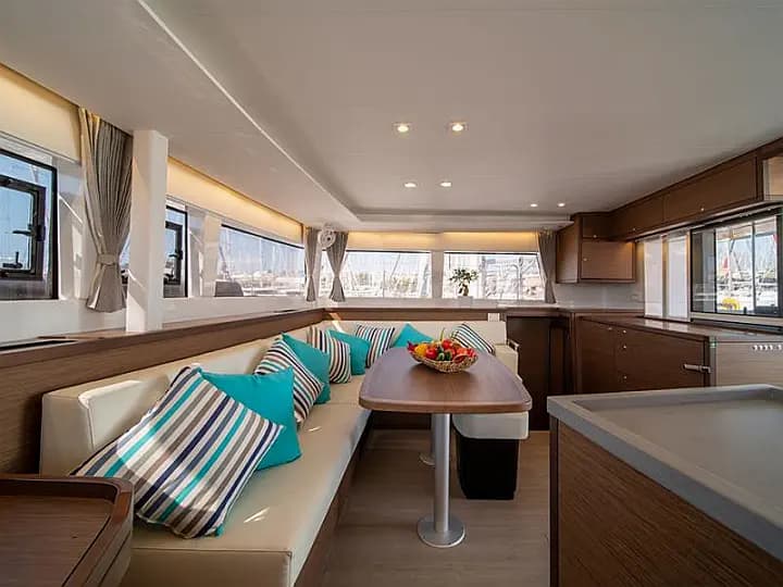 Lagoon 450 Fly in Athens / Alimos Marina - Photo 3