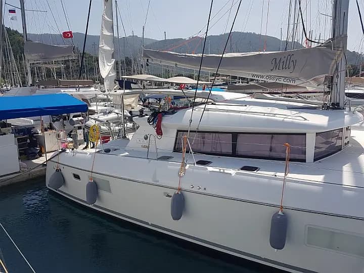Lagoon 421 in Marmaris Yacht Marina - Photo 4