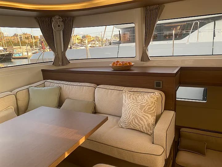 Lagoon 46 in Ibiza / Sant Antoni de Portmany Port - Photo 5