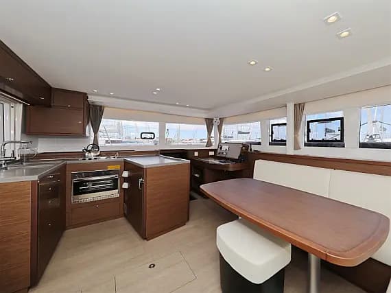 Lagoon 450 in Sukošan / D-Marin Dalmacija Marina - Photo 3