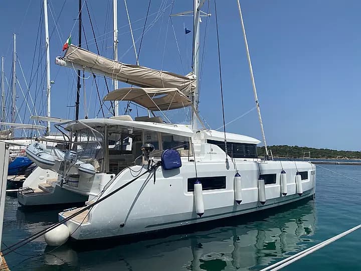 Lagoon 46 in Sardinia / Portisco / Cala dei Sardi - Photo 5