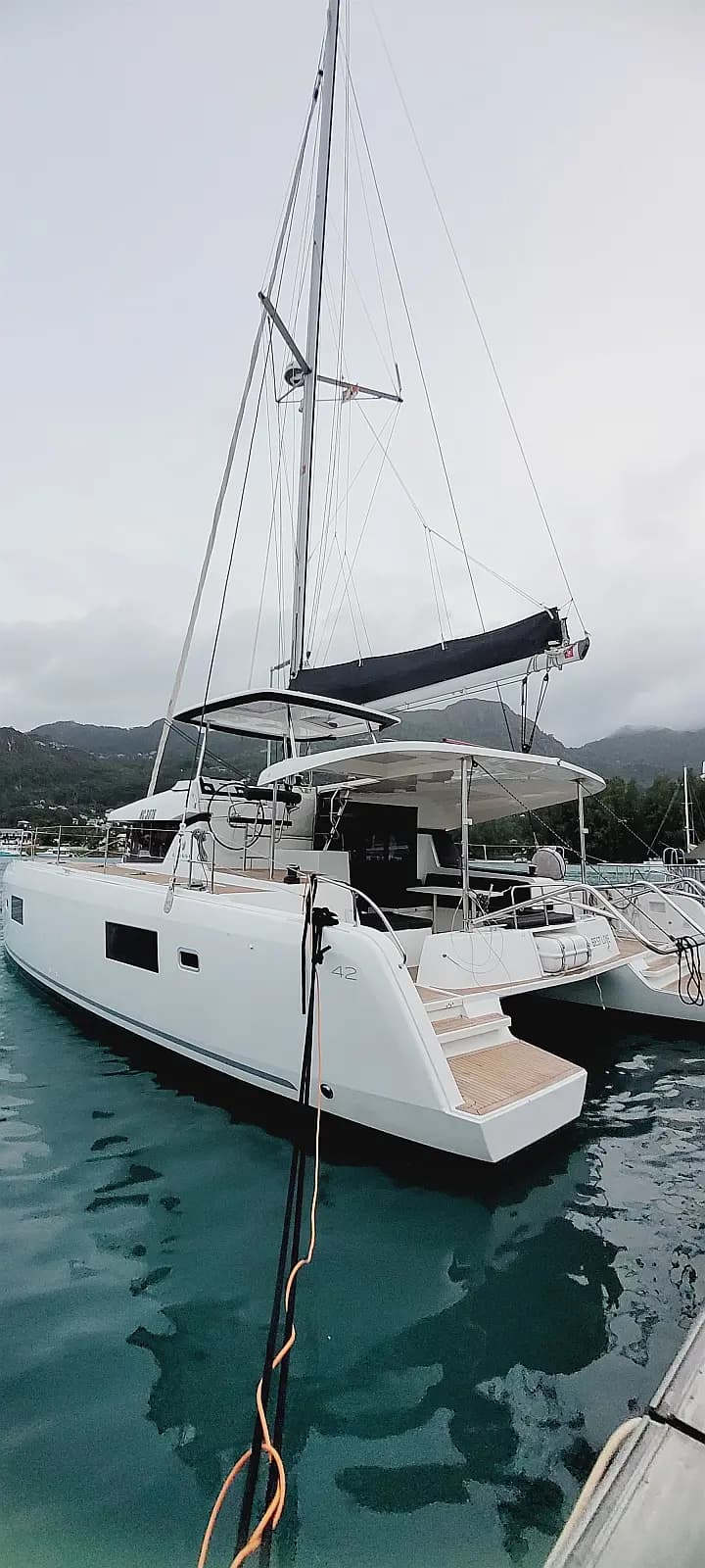 Lagoon 42 in Eden Island / Mahe, Victoria / Eden Island Marina - Photo 4