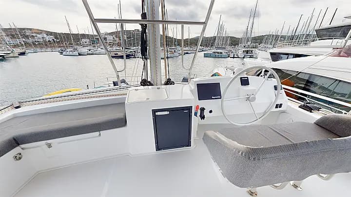 Bali 5.4 in Lavrion / Olympic Marina - Photo 3